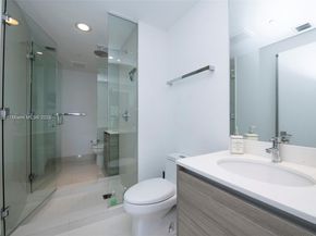 121 NE 34th St 806, Miami FL 33137
