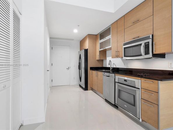 60 SW 13th St 2420, Miami FL 33130