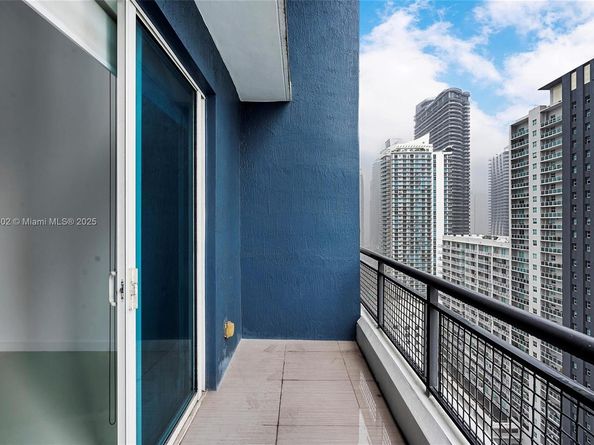 60 SW 13th St 2420, Miami FL 33130