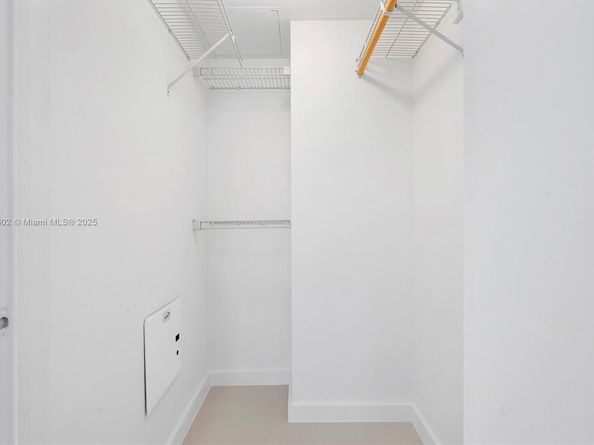 60 SW 13th St 2420, Miami FL 33130