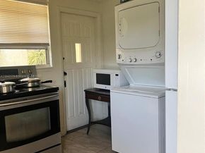 616-618 13th St, West Palm Beach FL 33401