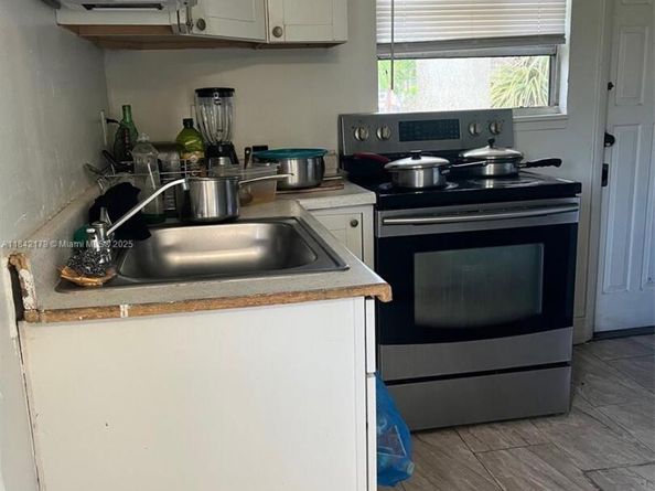 616-618 13th St, West Palm Beach FL 33401