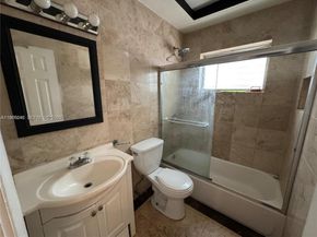 75 Washington Ave 18, Miami Beach FL 33139