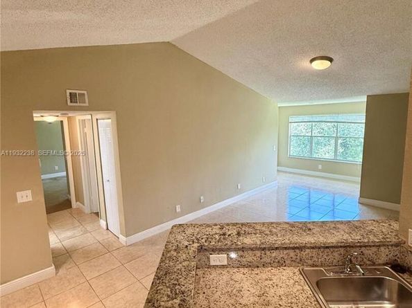 595 Vista Isles Dr 1923, Sunrise FL 33325