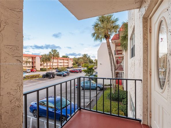 711 S Hollybrook Dr 210, Pembroke Pines FL 33025