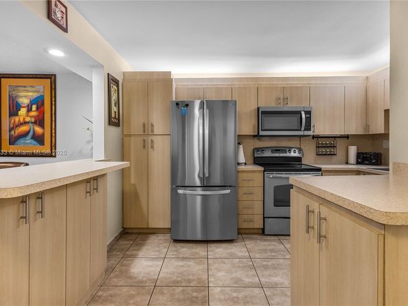 711 S Hollybrook Dr 210, Pembroke Pines FL 33025