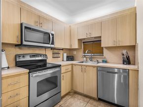 711 S Hollybrook Dr 210, Pembroke Pines FL 33025