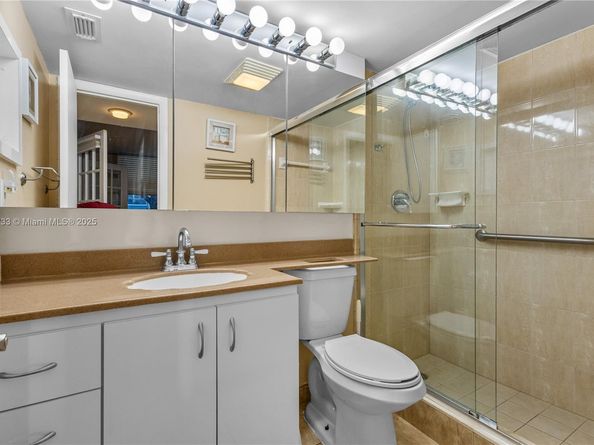 711 S Hollybrook Dr 210, Pembroke Pines FL 33025
