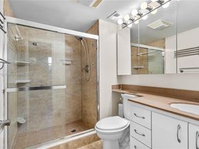 711 S Hollybrook Dr 210, Pembroke Pines FL 33025