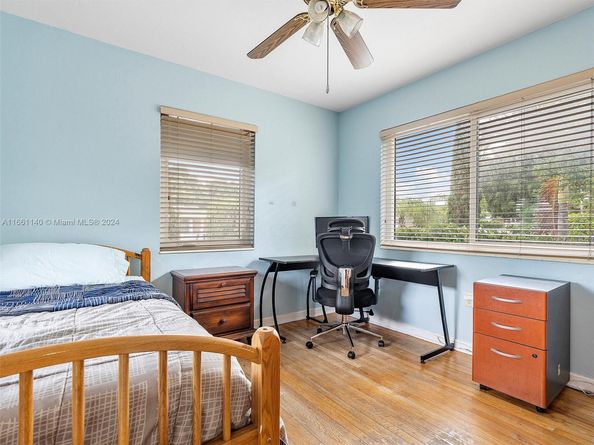 2380 SW 7th St, Miami FL 33135