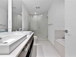 55 SW 9th St 1103, Miami FL 33130