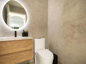 724 SW 106th Ave 2010, Pembroke Pines FL 33025