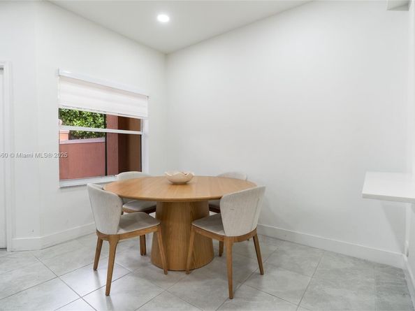 724 SW 106th Ave 2010, Pembroke Pines FL 33025