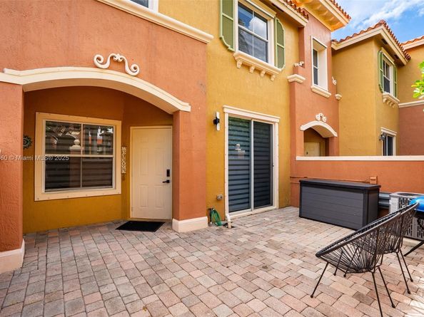 724 SW 106th Ave 2010, Pembroke Pines FL 33025