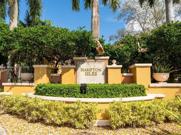 724 SW 106th Ave 2010, Pembroke Pines FL 33025