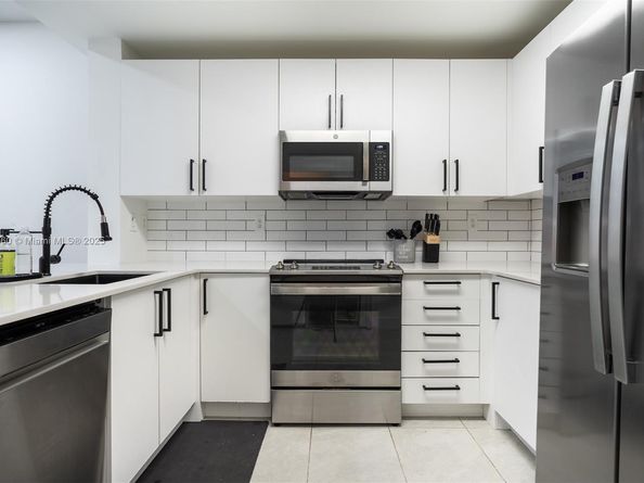 724 SW 106th Ave 2010, Pembroke Pines FL 33025