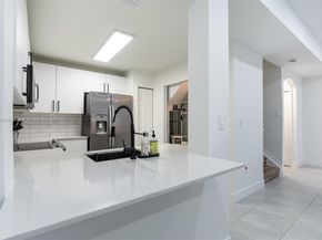 724 SW 106th Ave 2010, Pembroke Pines FL 33025