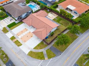 2010 NE 208th St, Miami FL 33179