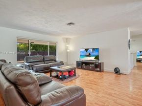 2010 NE 208th St, Miami FL 33179