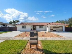 2010 NE 208th St, Miami FL 33179