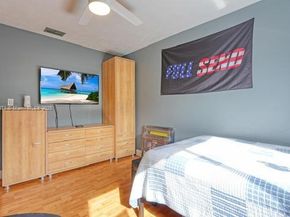 2010 NE 208th St, Miami FL 33179