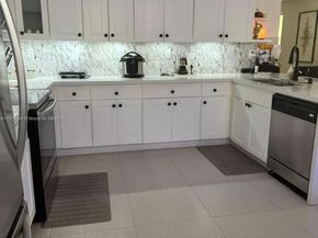 7414 NW 107th Ct, Doral FL 33178