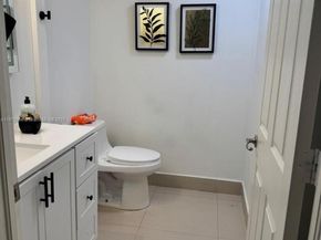 7414 NW 107th Ct, Doral FL 33178