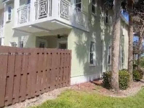 7414 NW 107th Ct, Doral FL 33178