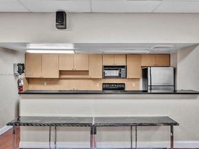 1865 S Ocean Dr 19E, Hallandale Beach FL 33009