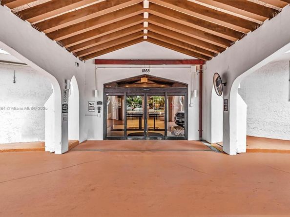 1865 S Ocean Dr 19E, Hallandale Beach FL 33009