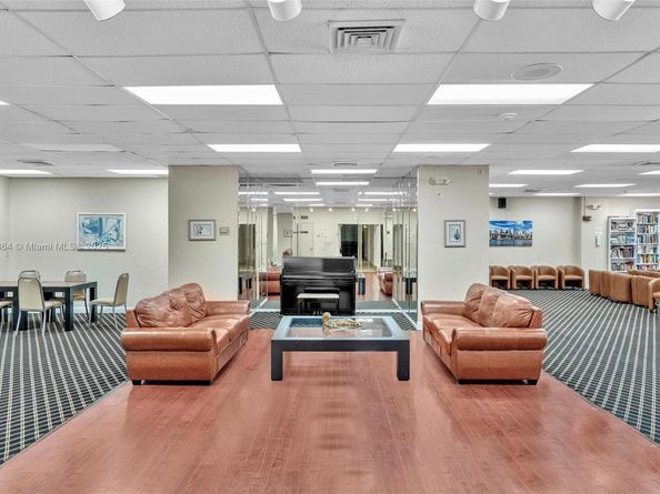 1865 S Ocean Dr 19E, Hallandale Beach FL 33009