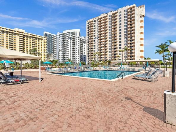 1865 S Ocean Dr 19E, Hallandale Beach FL 33009