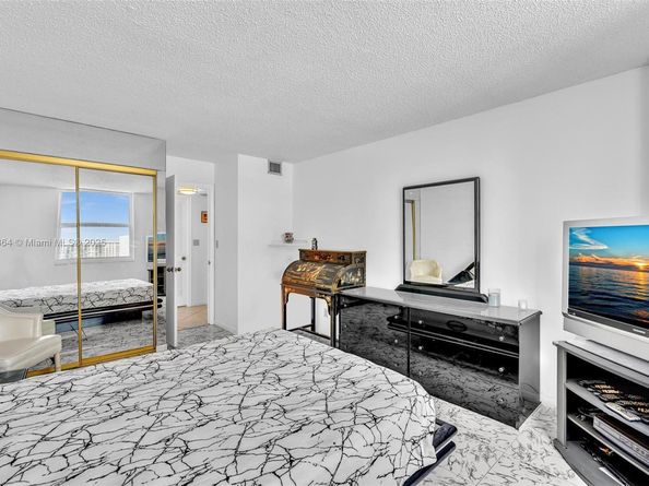 1865 S Ocean Dr 19E, Hallandale Beach FL 33009