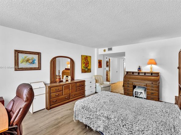 1865 S Ocean Dr 19E, Hallandale Beach FL 33009