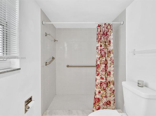 1865 S Ocean Dr 19E, Hallandale Beach FL 33009