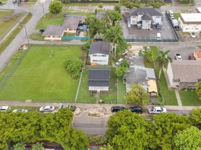 77 NW 5th St, Homestead FL 33030