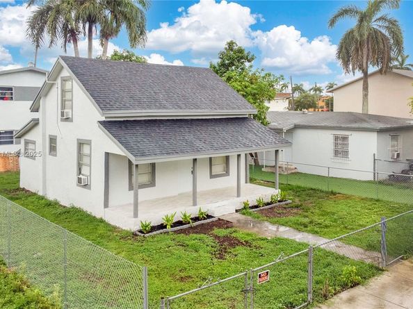 77 NW 5th St, Homestead FL 33030