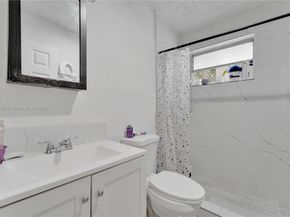 77 NW 5th St, Homestead FL 33030