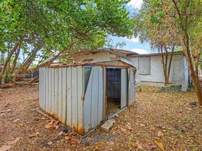 350 NW 45th St, Miami FL 33127