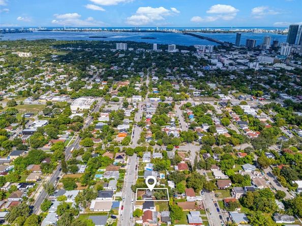 350 NW 45th St, Miami FL 33127