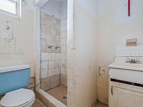 350 NW 45th St, Miami FL 33127