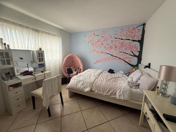 8601 SW 94th St 125W, Miami FL 33156