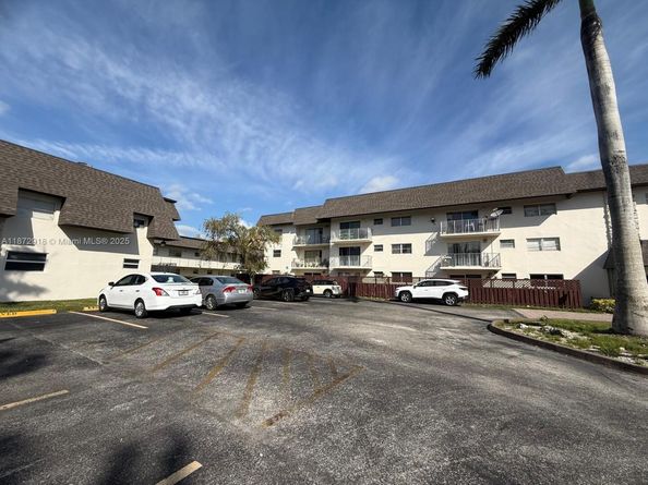 8601 SW 94th St 125W, Miami FL 33156