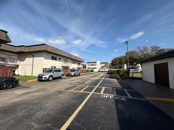 8601 SW 94th St 125W, Miami FL 33156