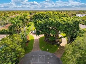 7250 SW 99th St, Pinecrest FL 33156