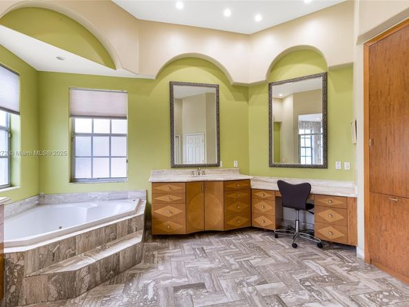 7250 SW 99th St, Pinecrest FL 33156