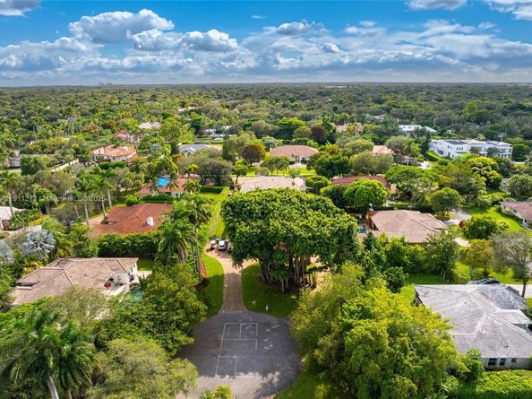 7250 SW 99th St, Pinecrest FL 33156