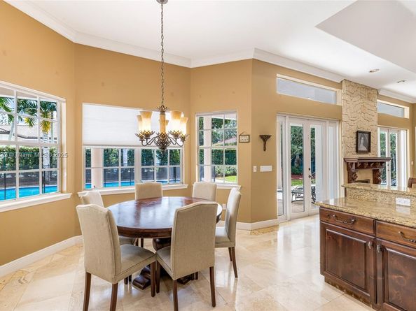 7250 SW 99th St, Pinecrest FL 33156