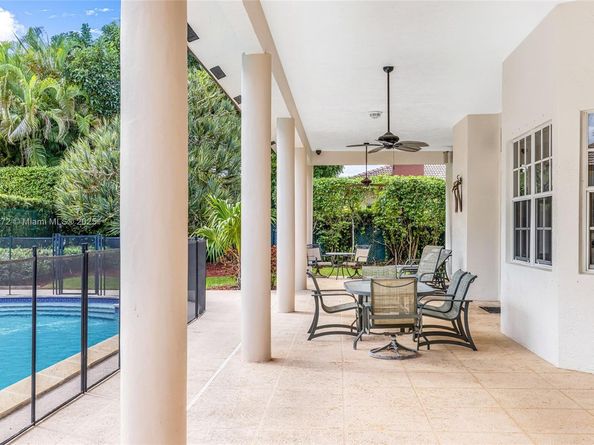 7250 SW 99th St, Pinecrest FL 33156