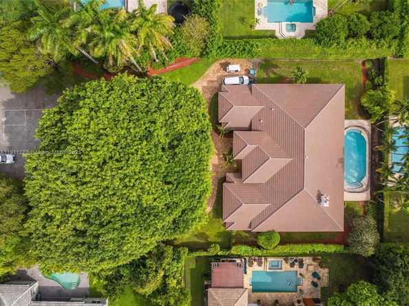 7250 SW 99th St, Pinecrest FL 33156